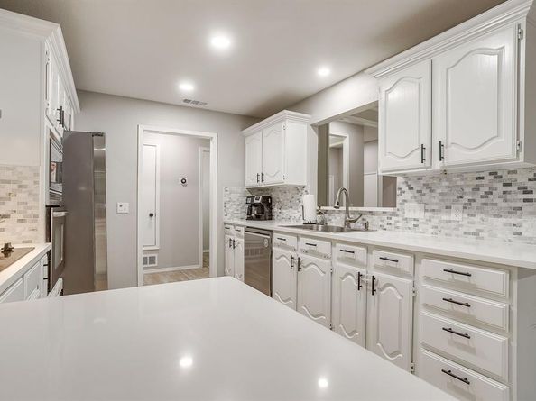 2637  Surrey Woods Road , Flower Mound Texas 75028