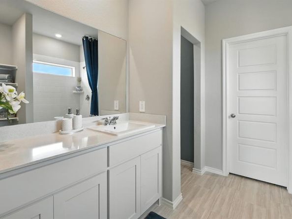 705  SHADED GROVE Drive , Denton Texas 76259