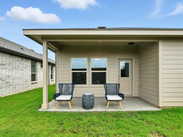 705  SHADED GROVE Drive , Denton Texas 76259