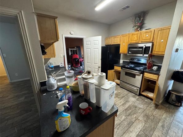 614  14th Street , Grand Prairie Texas 75050