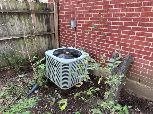 614  14th Street , Grand Prairie Texas 75050