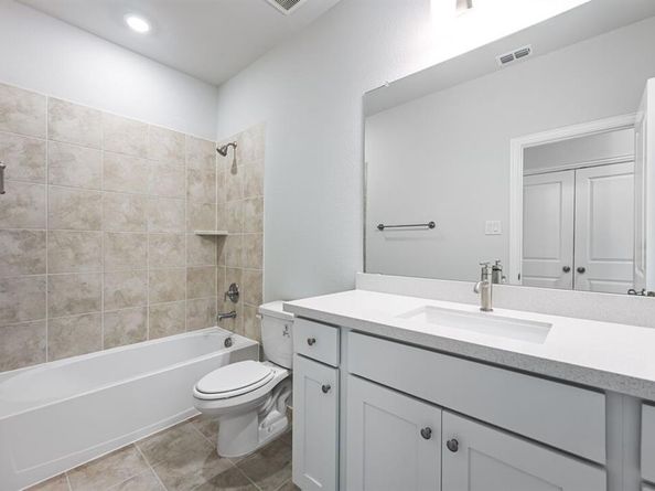 335  Trillium Street , Oak Point Texas 75068