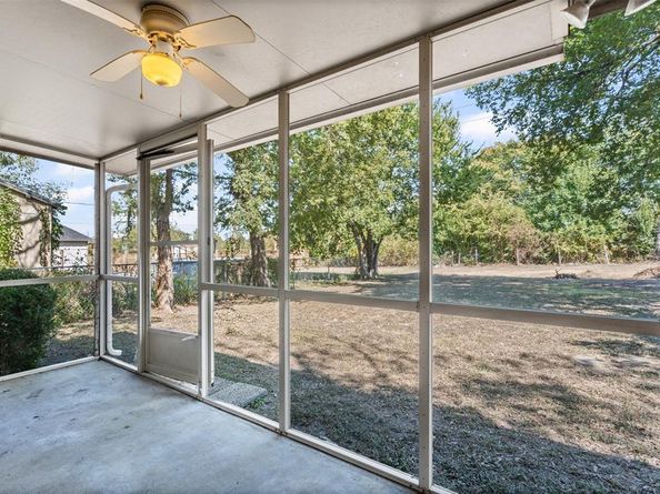 321  Meadow Park Drive , White Settlement Texas 76108