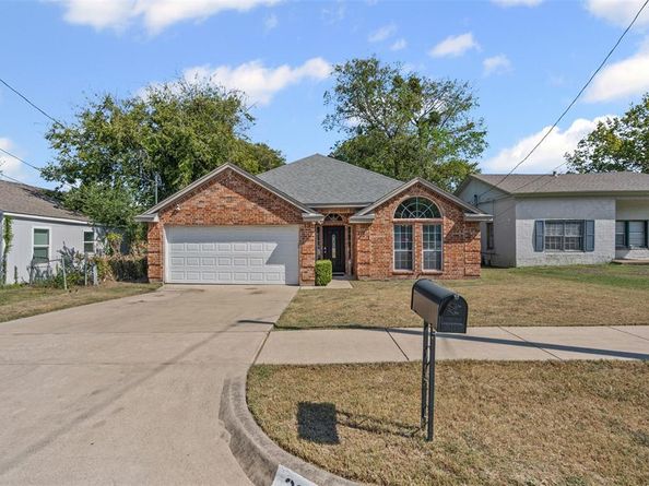321  Meadow Park Drive , White Settlement Texas 76108