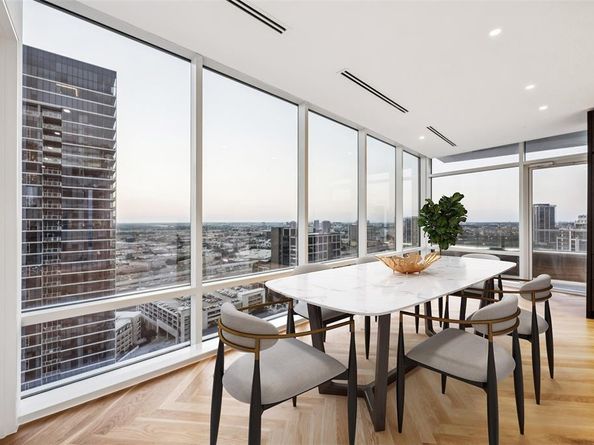 2430  Victory Park Lane  2509, Dallas Texas 75219