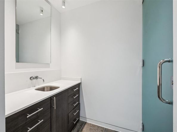 2430  Victory Park Lane  2509, Dallas Texas 75219