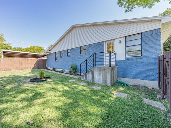 10803  Lake Gardens Drive , Dallas Texas 75218