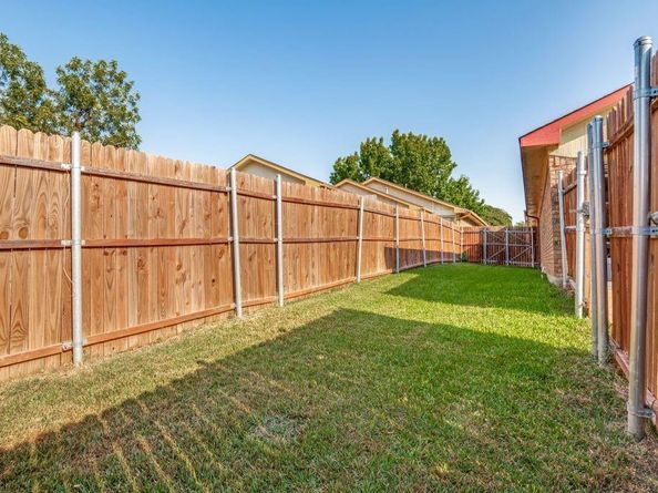 1126  Hemlock Drive , DeSoto Texas 75115