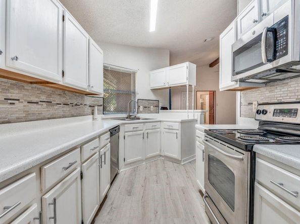 1126  Hemlock Drive , DeSoto Texas 75115