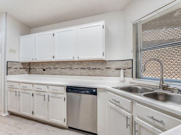 1126  Hemlock Drive , DeSoto Texas 75115