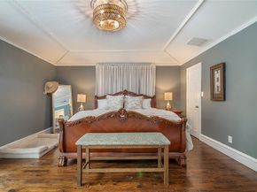 7449  Tophill Lane , Dallas Texas 75248