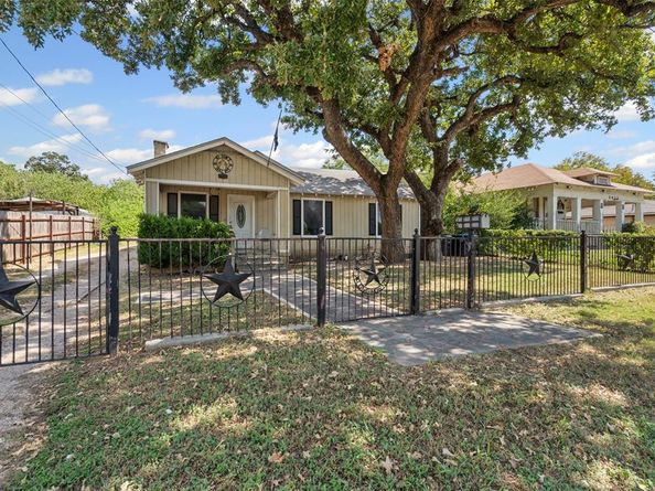 2909  Malcolm Street , Fort Worth Texas 76112