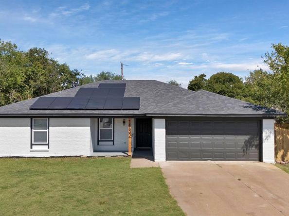 1132  Judy Avenue , Benbrook Texas 76126