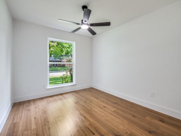 2302  Stone Glen Lane , Carrollton Texas 75007
