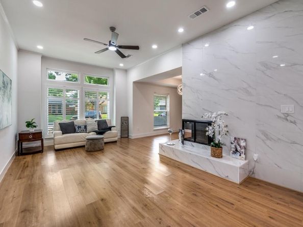 2302  Stone Glen Lane , Carrollton Texas 75007