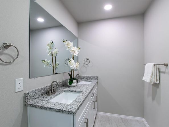 314 N Jester Avenue , Dallas Texas 75211