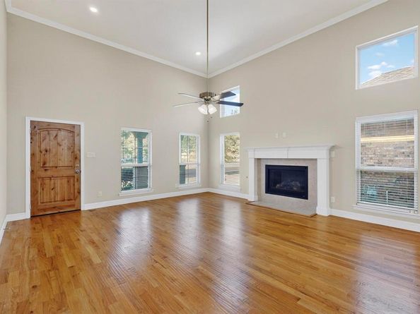 700 N Irving Heights Drive , Irving Texas 75061