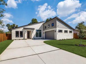 8231  Forest Lane 