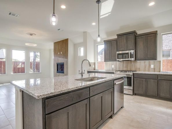 928  Arkan Lane , Fort Worth Texas 76120