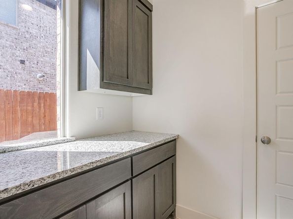 928  Arkan Lane , Fort Worth Texas 76120