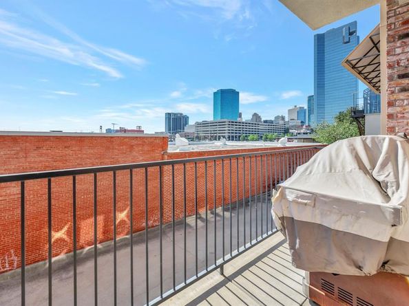 614 E 1st Street , Fort Worth Texas 76102