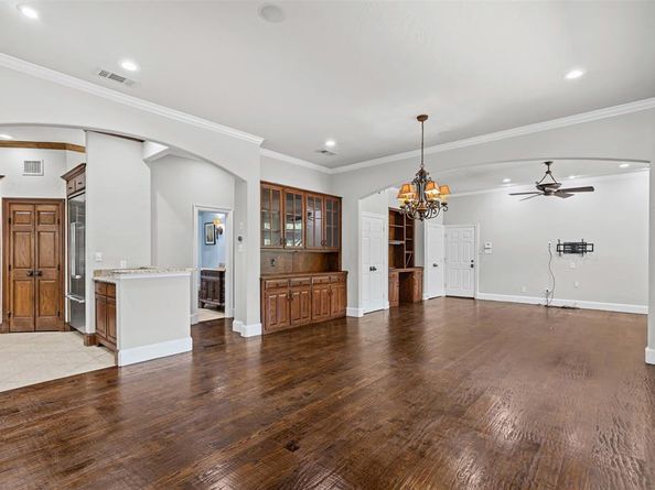 6207  Walnut Hill Lane , Dallas Texas 75230