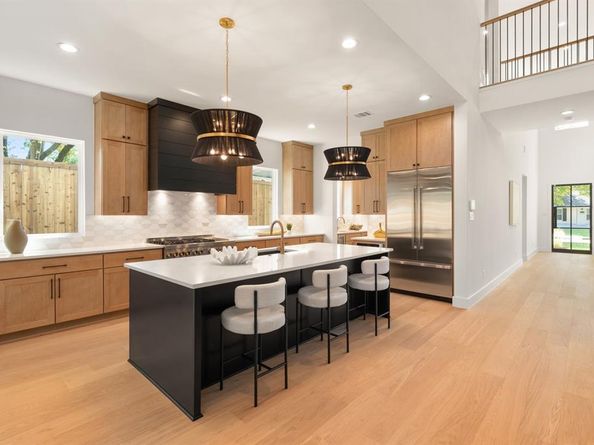 10321  Lanshire Drive , Dallas Texas 75238