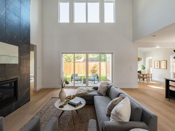 10321  Lanshire Drive , Dallas Texas 75238