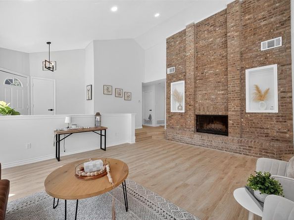 2217  Mediterranean Avenue , Arlington Texas 76011