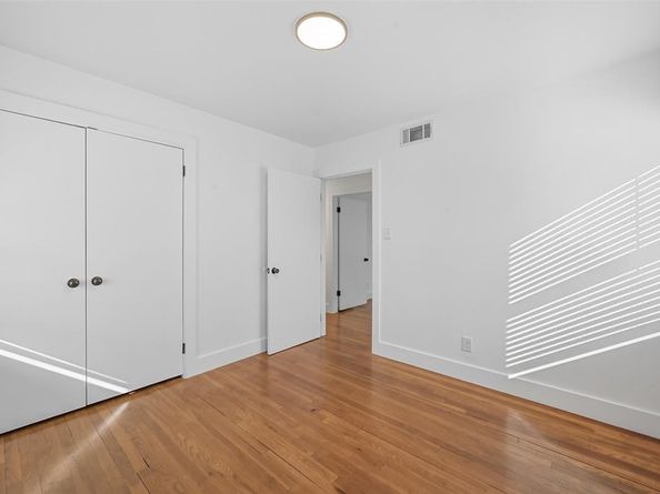 2251  Hartline Drive , Dallas Texas 75228