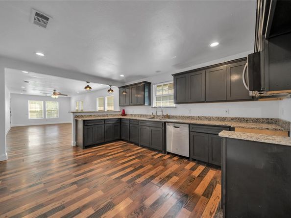2507  Emmett Street , Dallas Texas 75211