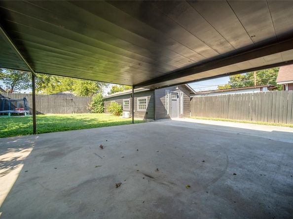 2507  Emmett Street , Dallas Texas 75211