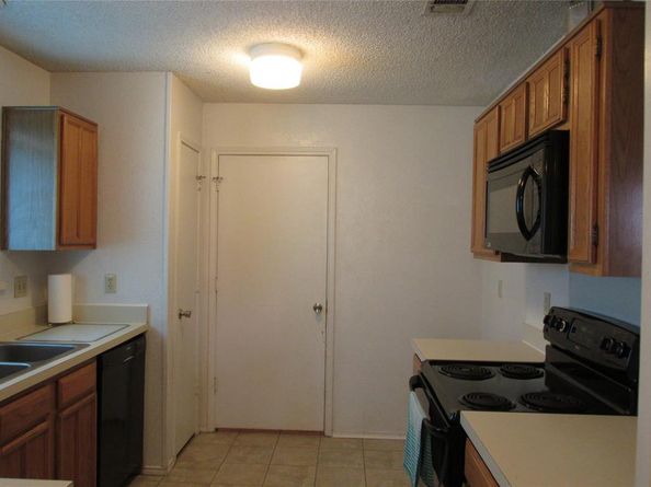 2614  Carrington Lane , Grand Prairie Texas 75052