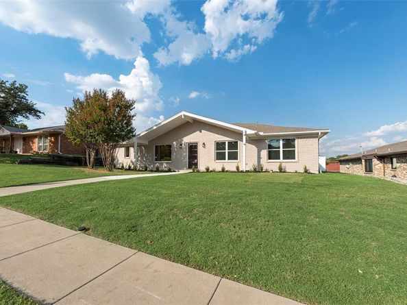 1632  Merrimac Trail , Garland Texas 75043