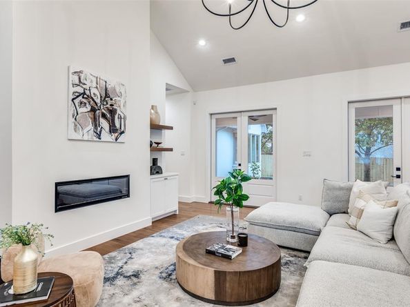 11131  Hillcrest Road , Dallas Texas 75230