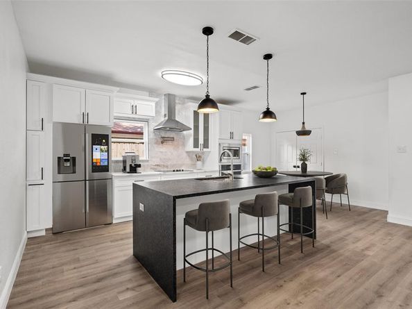 11832  Cromwell Drive , Dallas Texas 75234