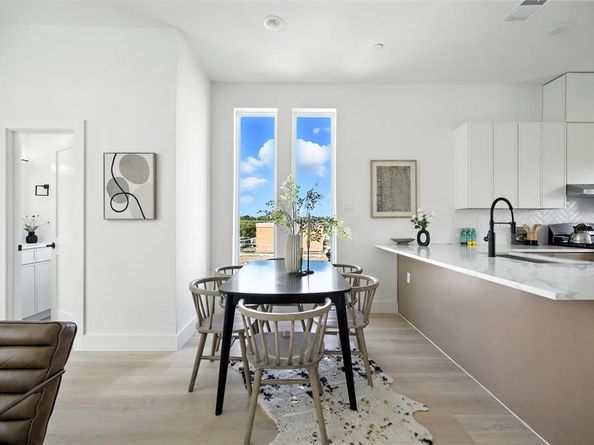 312 N Lancaster Avenue  Bldg 1, Dallas Texas 75203