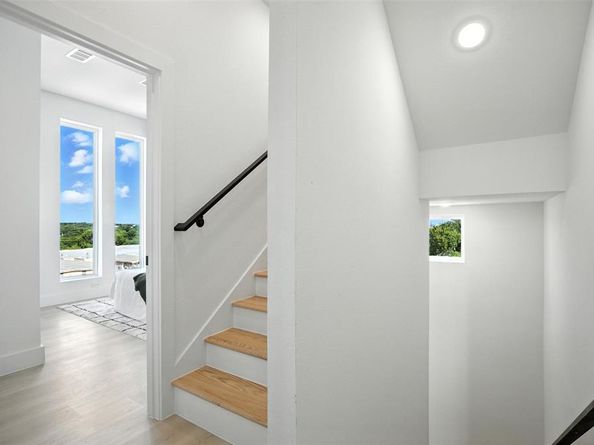 312 N Lancaster Avenue  Bldg 1, Dallas Texas 75203