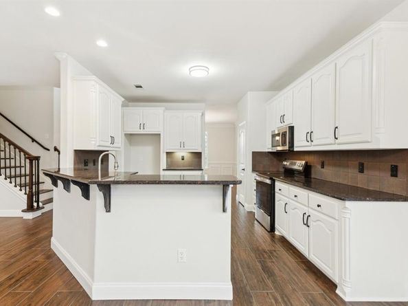 2770 S Lakeview Drive , Cedar Hill Texas 75104