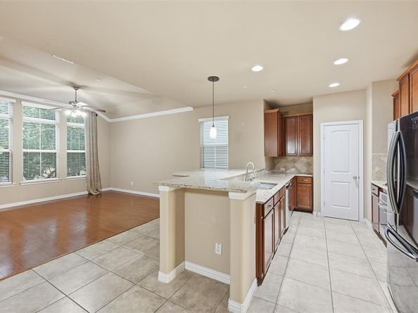 1619  Southwestern Drive , Allen Texas 75013