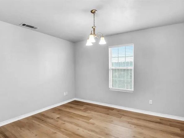 1915  Shaw Street , Dallas Texas 75212