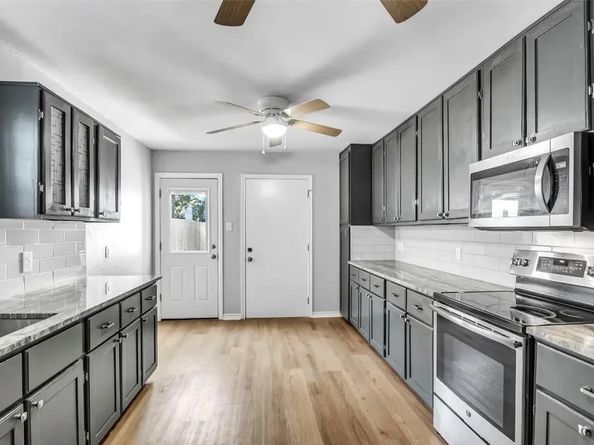 1915  Shaw Street , Dallas Texas 75212