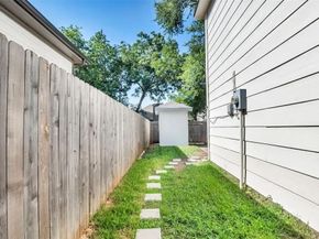 1915  Shaw Street , Dallas Texas 75212