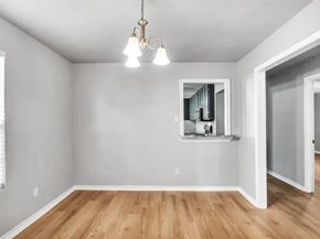 1915  Shaw Street , Dallas Texas 75212