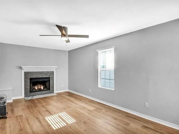 1915  Shaw Street , Dallas Texas 75212