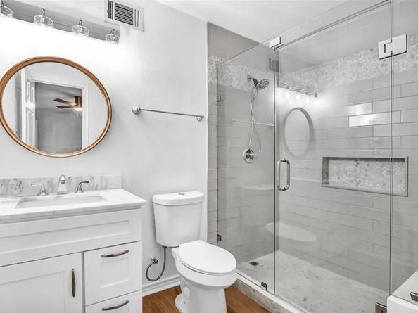 1915  Shaw Street , Dallas Texas 75212