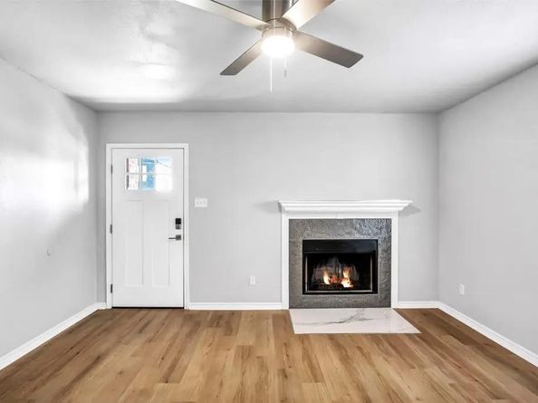 1915  Shaw Street , Dallas Texas 75212