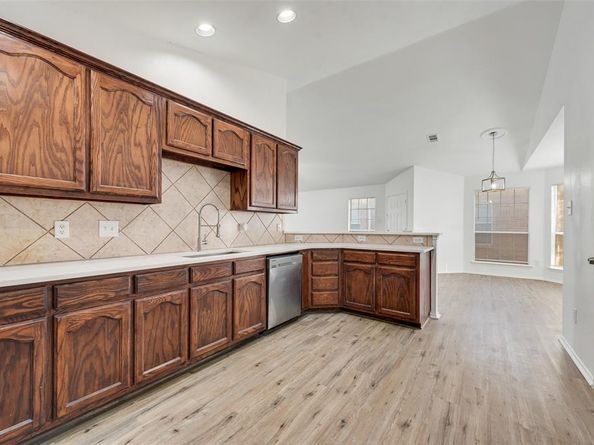 1249  Kielder Circle , Fort Worth Texas 76134