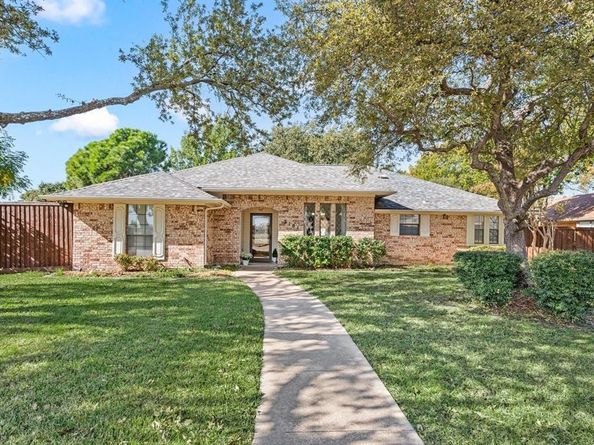 3101  Regency Street , Carrollton Texas 75007