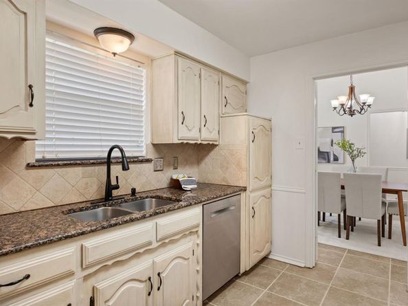 3101  Regency Street , Carrollton Texas 75007